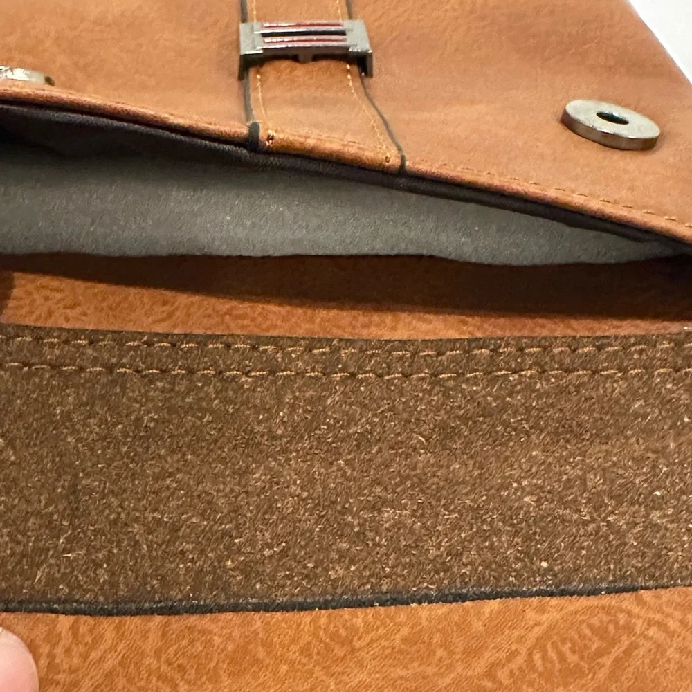 New Weixier Shoulder / Crossbody Bag 💼